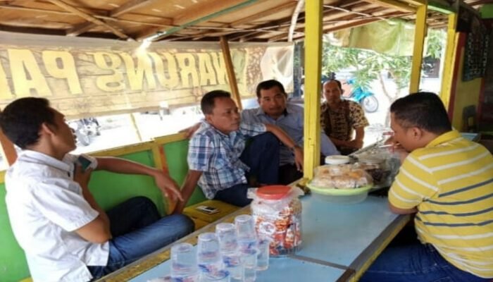 WARUNG KOPI DAN DEMOKRASI DESA