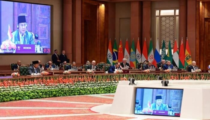 PRESIDEN TEKANKAN KEMANDIRIAN DI KTT BRICS