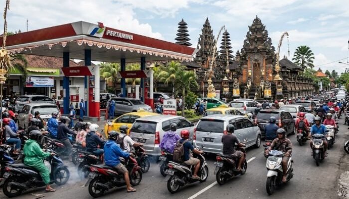 ANTRIAN BBM DI BALI